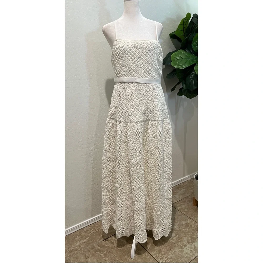 NEW Evangelina Crochet Maxi Dress
Saylor - Picture 5 of 12